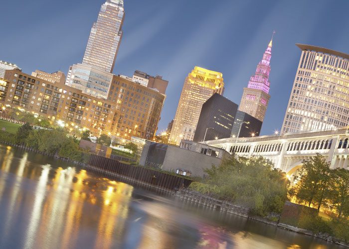 Visite estos grandes lugares en Cleveland donde usted puede mezclarse con solteros!