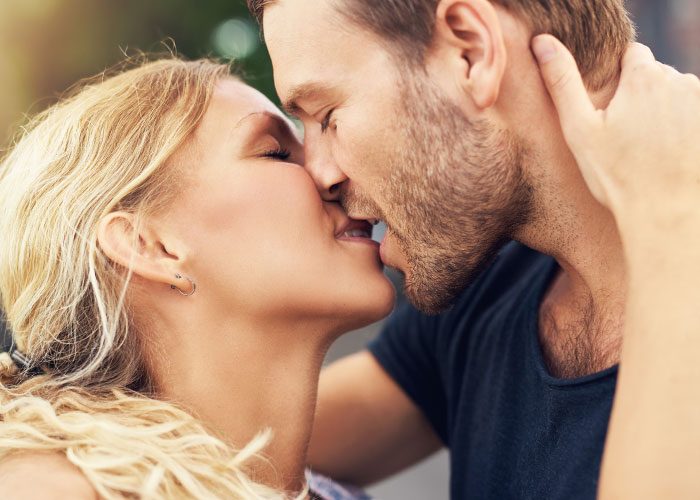 Cómo ser un buen besador: Los mejores consejos para un beso increíble