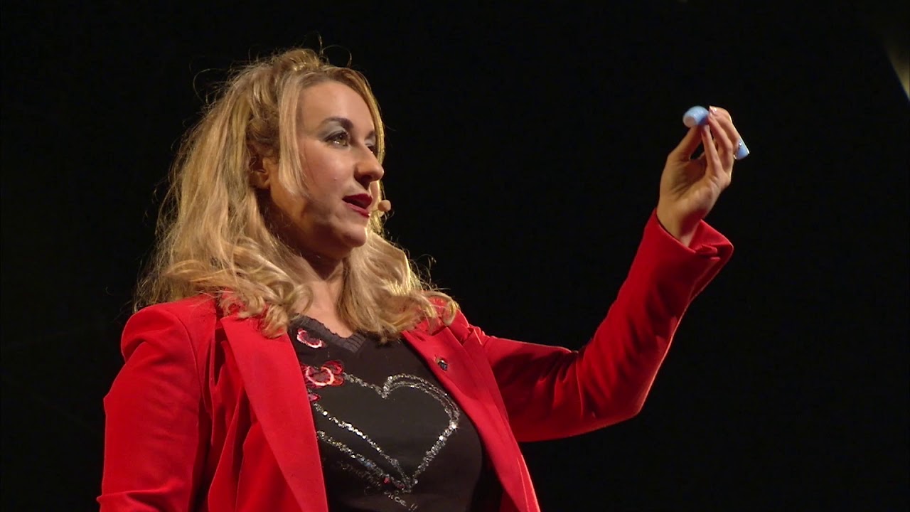 Persuade con tu voz. Estrategias para sonar creíble. | Emma Rodero | TEDxMalagueta