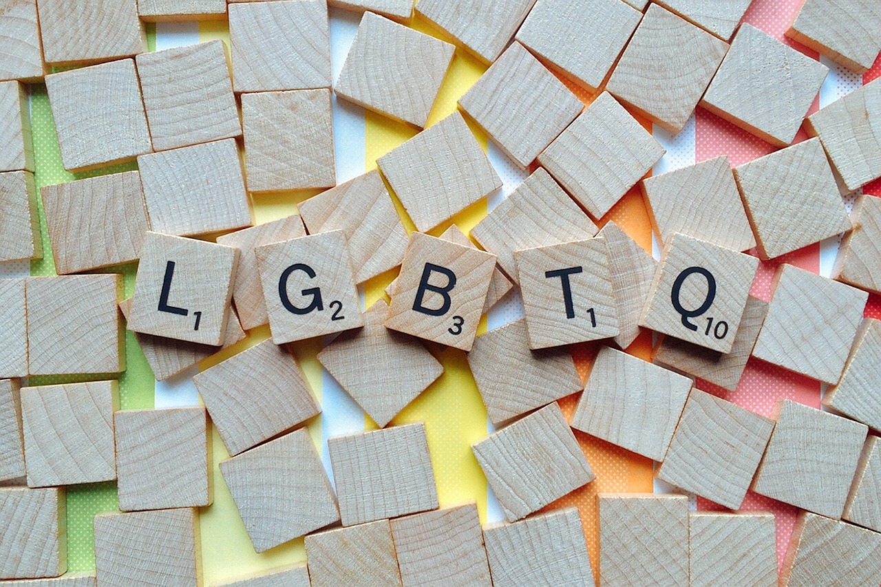Conoce gente LGBT: Guía para una mejor experiencia social